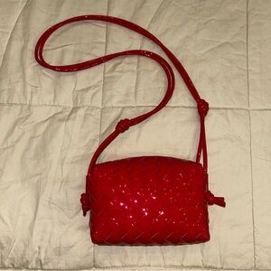 Bottega Veneta woven mini in patent leather fuchsia